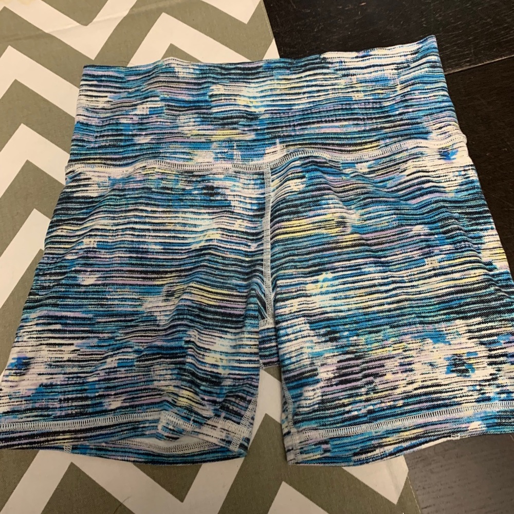 Lululemon high waist or roll down shorts